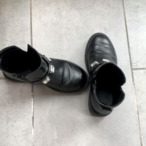 Black casual boots for girls